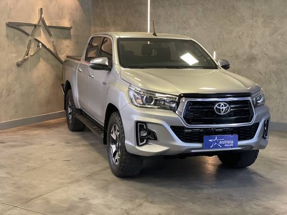 TOYOTA HILUX 2.8 SRX 4X4 CD 16V DIESEL 4P AUTOMÁTICO